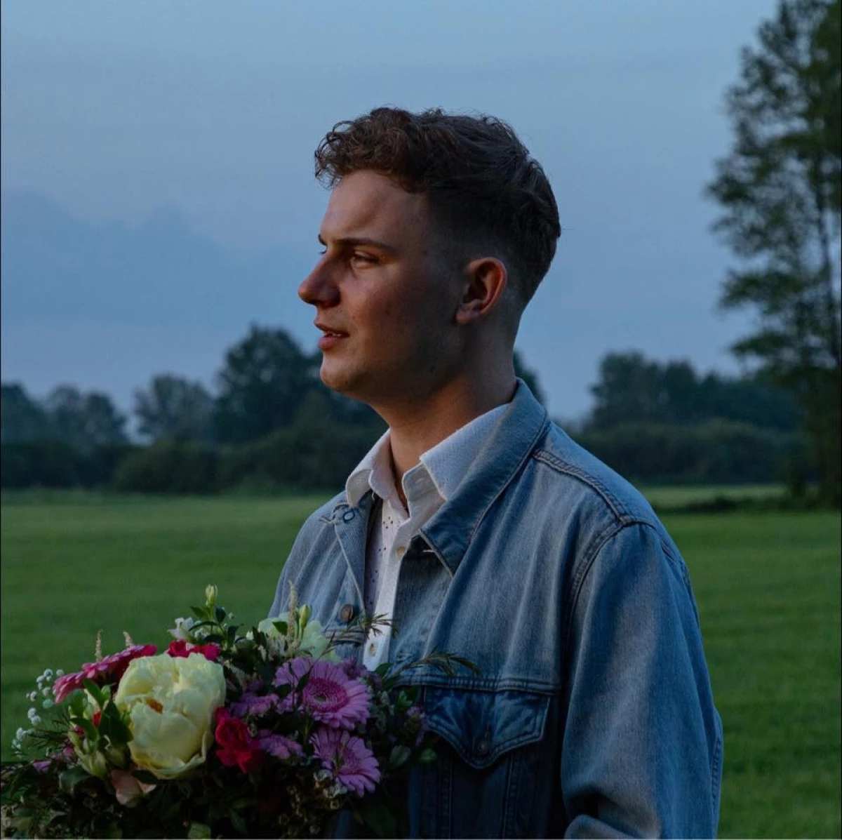 Damian Kowalski zachwyca nowym utworem o miłości do babci