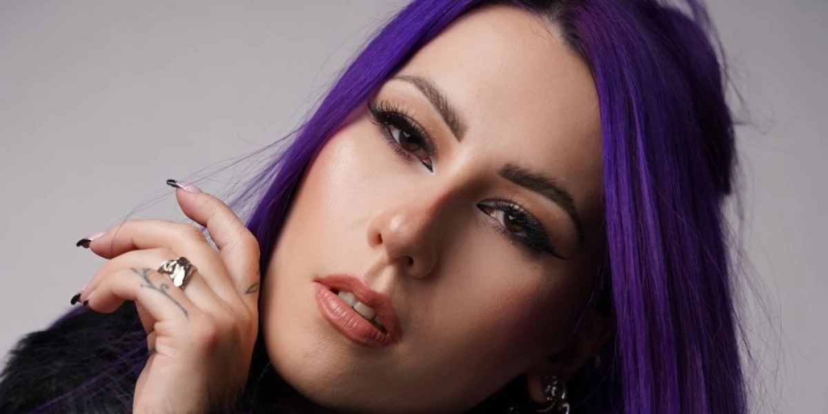 Efi prezentuje nowy singiel „Double Life” – dynamiczny pop o naszej podwójnej naturze