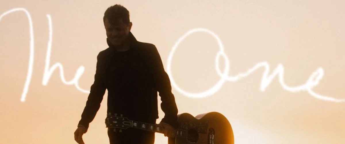Michael Patrick Kelly prezentuje singiel „The One”