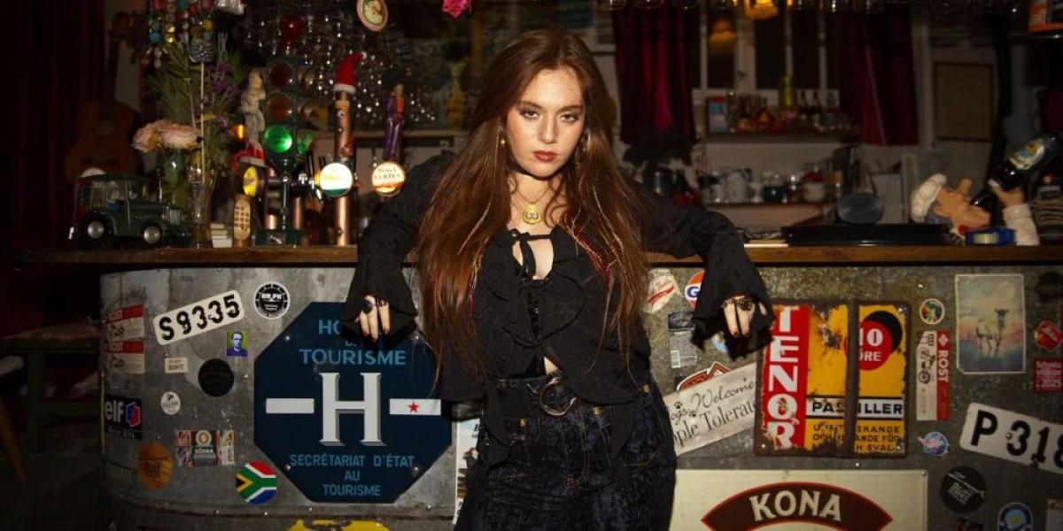 Vella udostępniła singiel „River Styx”