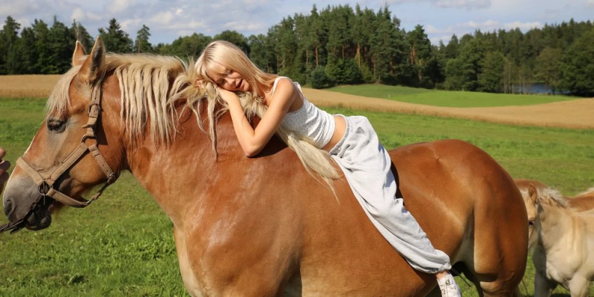 Maja Krzyżewska sama na chacie