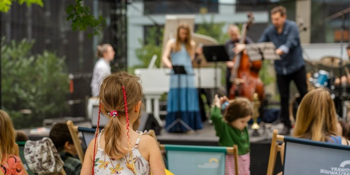 „Czyż to nie jest piękny dzień” – piąty singiel z udziałem Mateusza Smoczyńskiego zapowiada album „Jazz dla dzieci”