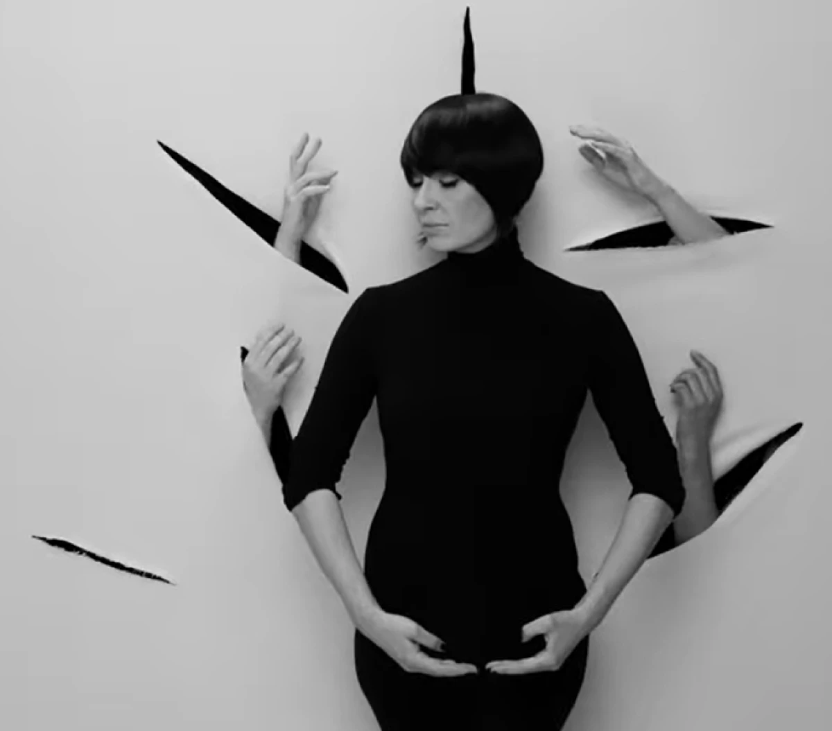 Tatiana Okupnik wraca z manifestem. „Toast” – piosenka, która pali, oczyszcza i łączy kobiety