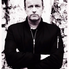 Tymon Tymański zapowiada album “Republikacje”. Posłuchaj utworu “Odchodząc”