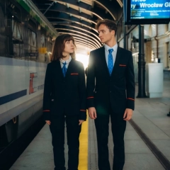 „Poprosimy o bilety do kontroli” – Kwiat Jabłoni w roli konduktorów!