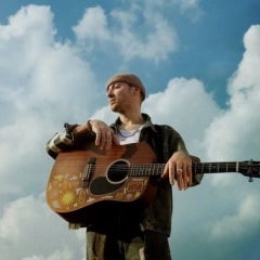 Nowy singiel Dominika Dudka czułym listem do przyszłości