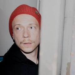 Jakub Skorupa wypuszcza "Głuchy Telefon (Live)" - koncertową dawkę prawdziwych emocji