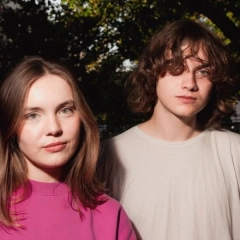 Dominika Płonka i Kosma Król prezentują utwór "wolniej"