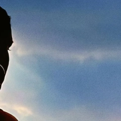 Kayah powraca z nowym singlem „Dzisiaj przychodzi on” z okazji 30-lecia albumu „Kamień”