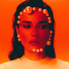 Natalia Szroeder z albumem "REM" na winylu